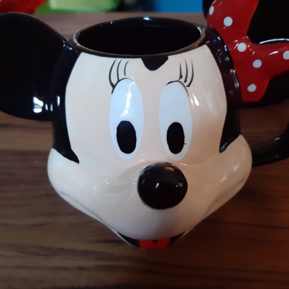 Set of Mickey and Minnie Mugs - Picture 2 of 4
